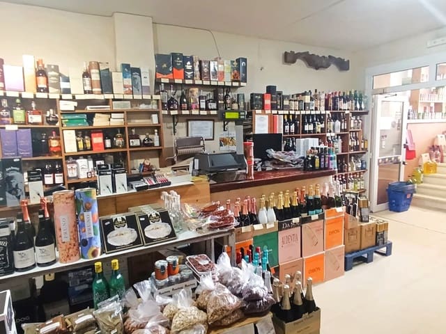 Commercial for sale in Moraira, Teulada-Moraira with garage - € 220,000 (Ref: 9625314)