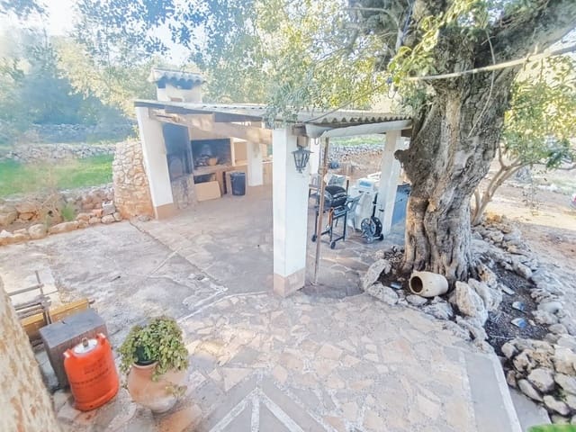 Villa/Maison de 2 chambres à louer à Senija - 1 200 € (Ref: 9633834)