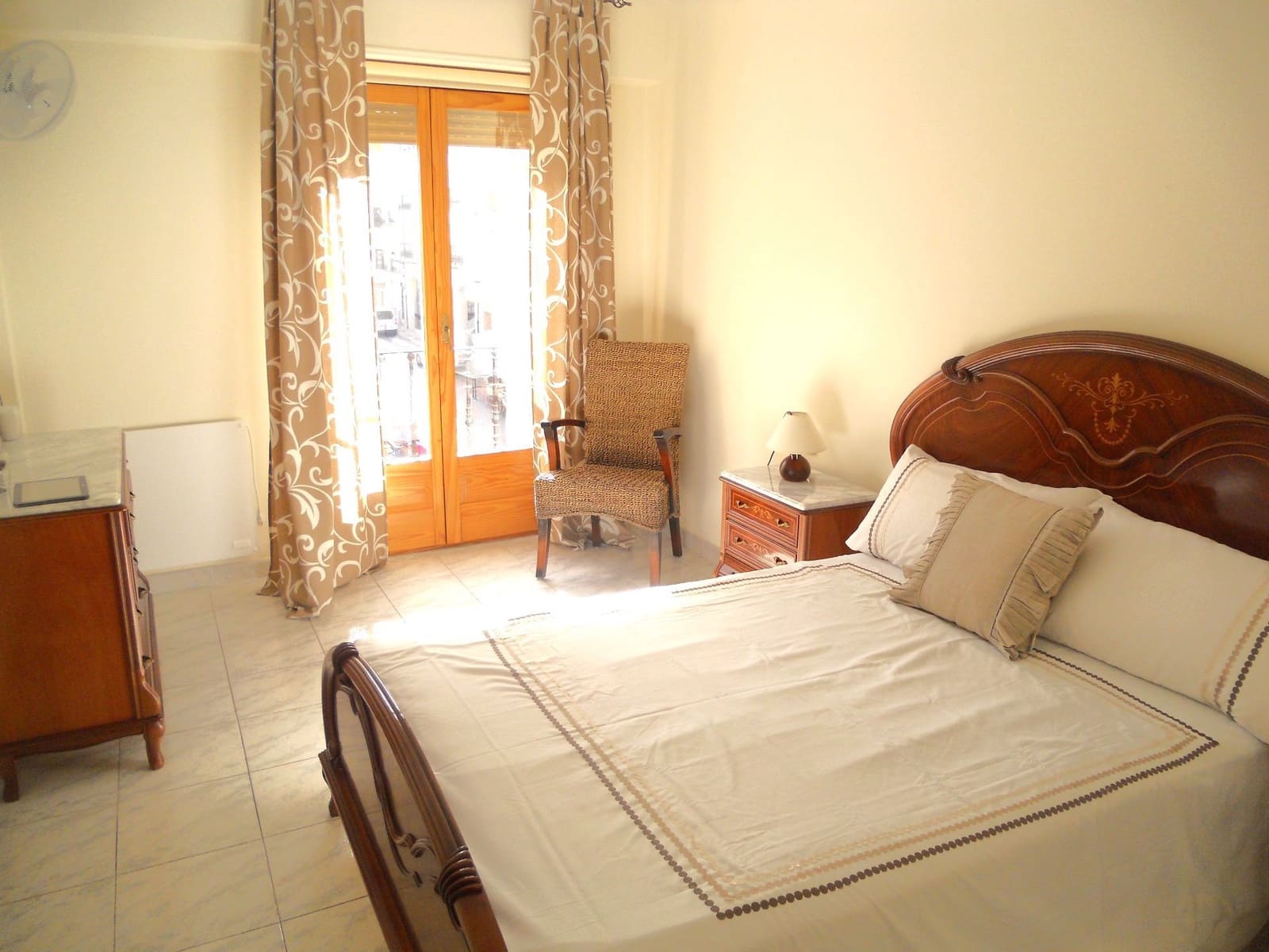 4 bedroom Apartment for rent in Benissa with garage - € 900 (Ref: 9676774)