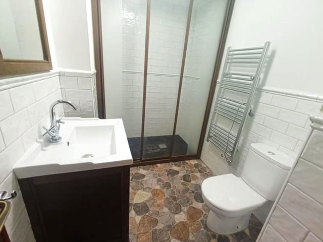 4 bedroom Apartment for rent in Benissa with garage - € 900 (Ref: 9676774)