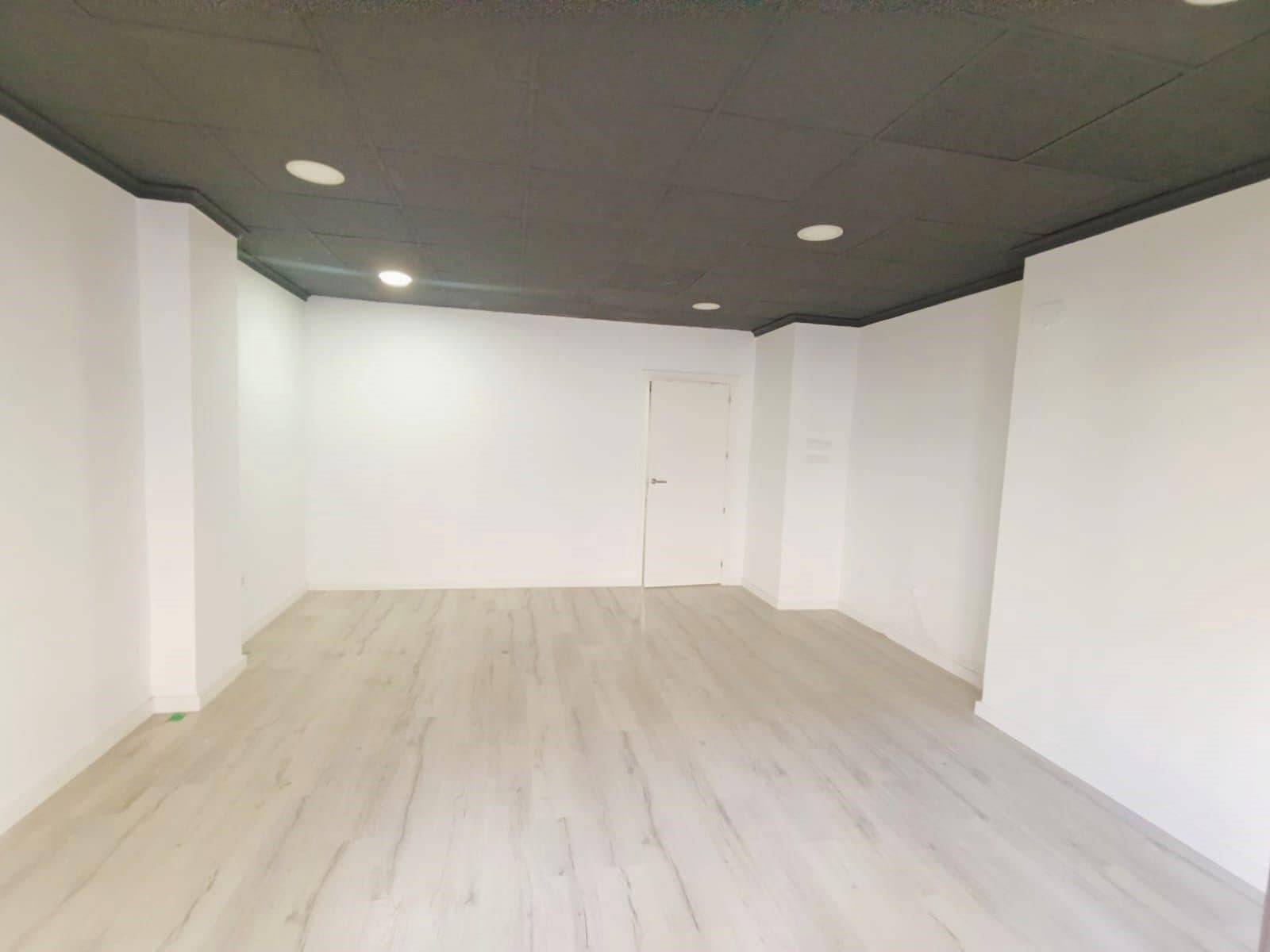 Commercieel te huur in Benissa met garage - € 600 (Ref: 9679464)