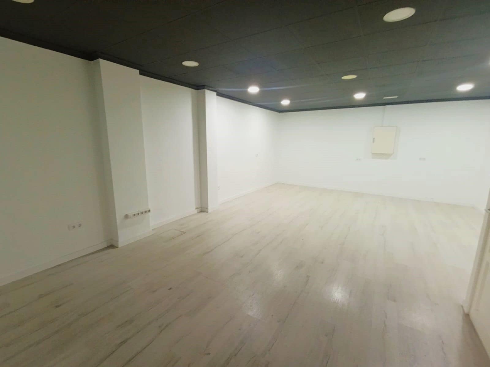 Commercieel te huur in Benissa met garage - € 600 (Ref: 9679464)