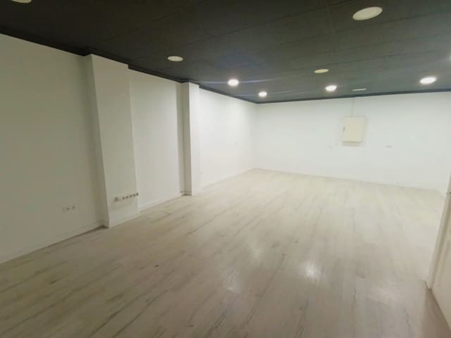 Commercieel te huur in Benissa met garage - € 600 (Ref: 9679464)