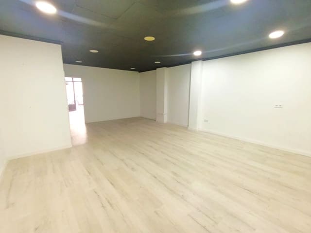 Commercieel te huur in Benissa met garage - € 600 (Ref: 9679464)