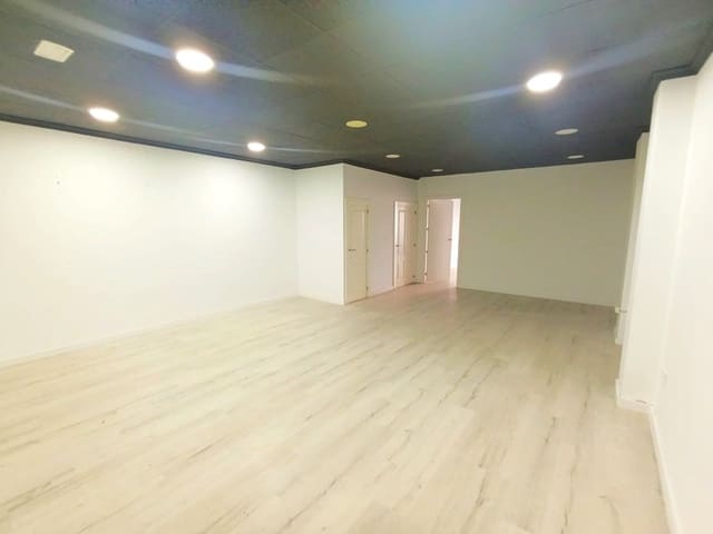 Commercieel te huur in Benissa met garage - € 600 (Ref: 9679464)