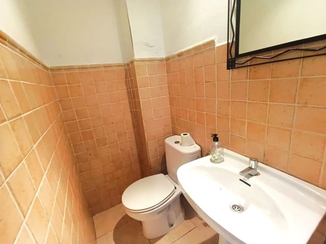 Commercieel te huur in Benissa met garage - € 600 (Ref: 9679464)