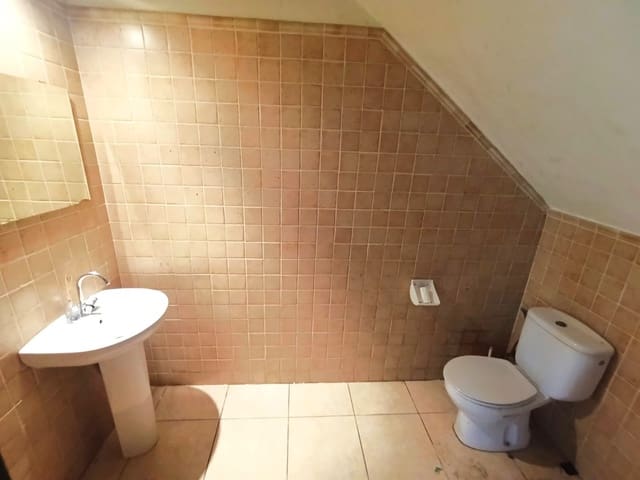 Commercieel te huur in Benissa met garage - € 600 (Ref: 9679464)