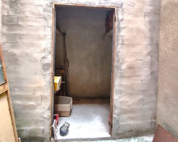 Garage for rent in Benissa - € 550 (Ref: 9737925)