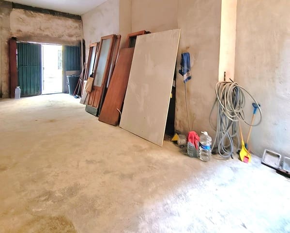 Garage for rent in Benissa - € 550 (Ref: 9737925)