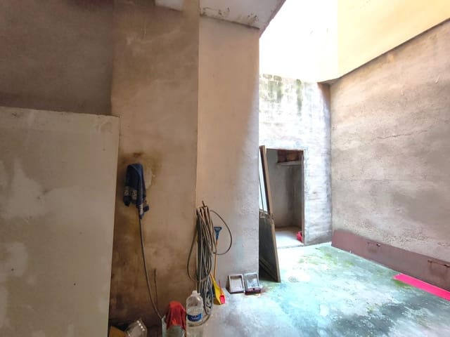 Garage for rent in Benissa - € 550 (Ref: 9737925)