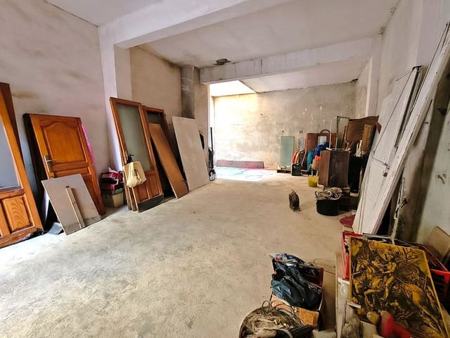 Garage for rent in Benissa - € 550 (Ref: 9737925)