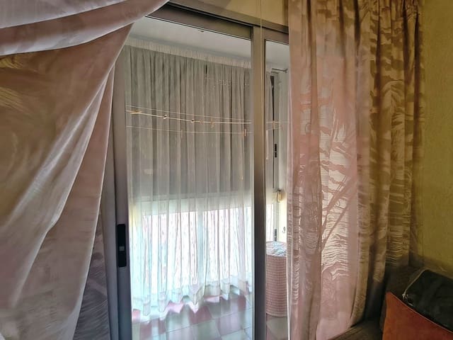 4 slaapkamer Appartement te koop in Valencia stad - € 398.000 (Ref: 9755316)