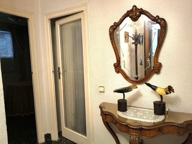 4 slaapkamer Appartement te koop in Valencia stad - € 398.000 (Ref: 9755316)