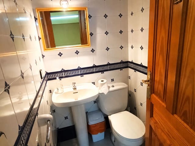 Commercieel te huur in Benissa - € 700 (Ref: 9895745)
