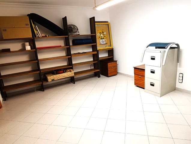 Commercieel te huur in Benissa - € 700 (Ref: 9895745)