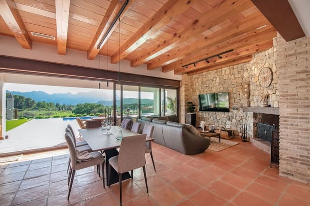 3 quarto Moradia para arrendar em Llíber com piscina - 25 000 € (Ref: 9906792)