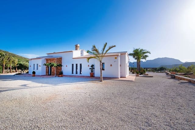 3 quarto Moradia para arrendar em Llíber com piscina - 25 000 € (Ref: 9906792)