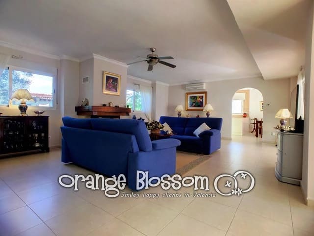 6 Zimmer Villa zu verkaufen in Gandia mit Pool - 750.000 € (Ref: 5247795)