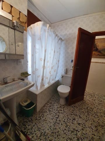 6 bedroom Townhouse for sale in Villalonga with pool - € 119,950 (Ref: 5302952)