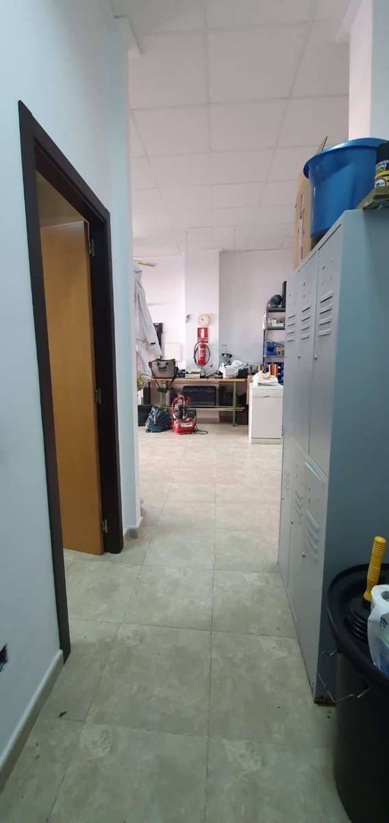 Commerciale in vendita in Villalonga con garage - 74.995 € (Rif: 7921162)