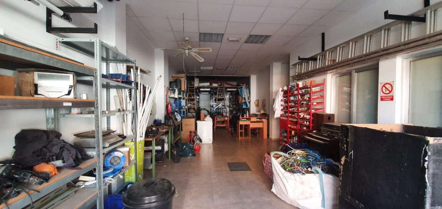 Commerciale in vendita in Villalonga con garage - 74.995 € (Rif: 7921162)