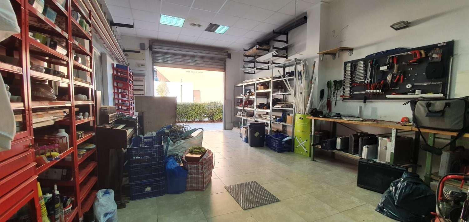 Commerciale in vendita in Villalonga con garage - 74.995 € (Rif: 7921162)