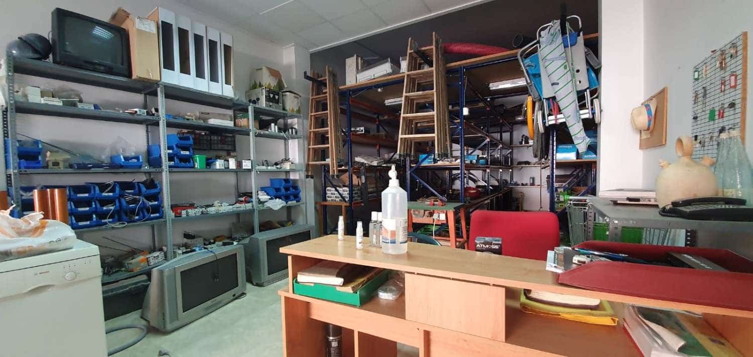 Commerciale in vendita in Villalonga con garage - 74.995 € (Rif: 7921162)