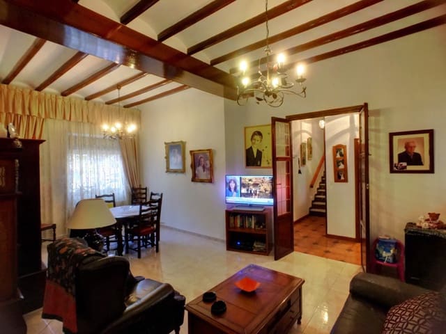 5 bedroom Townhouse for sale in Villalonga with garage - € 249,950 (Ref: 7921169)