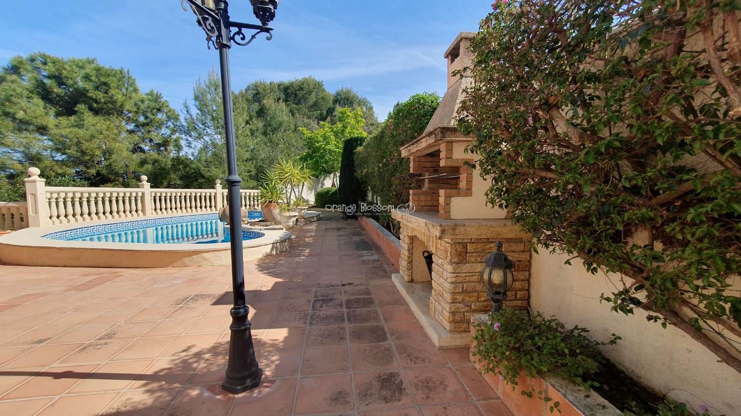 3 soveværelse Villa til salg i Ador med swimmingpool garage - € 449.000 (Ref: 7921183)