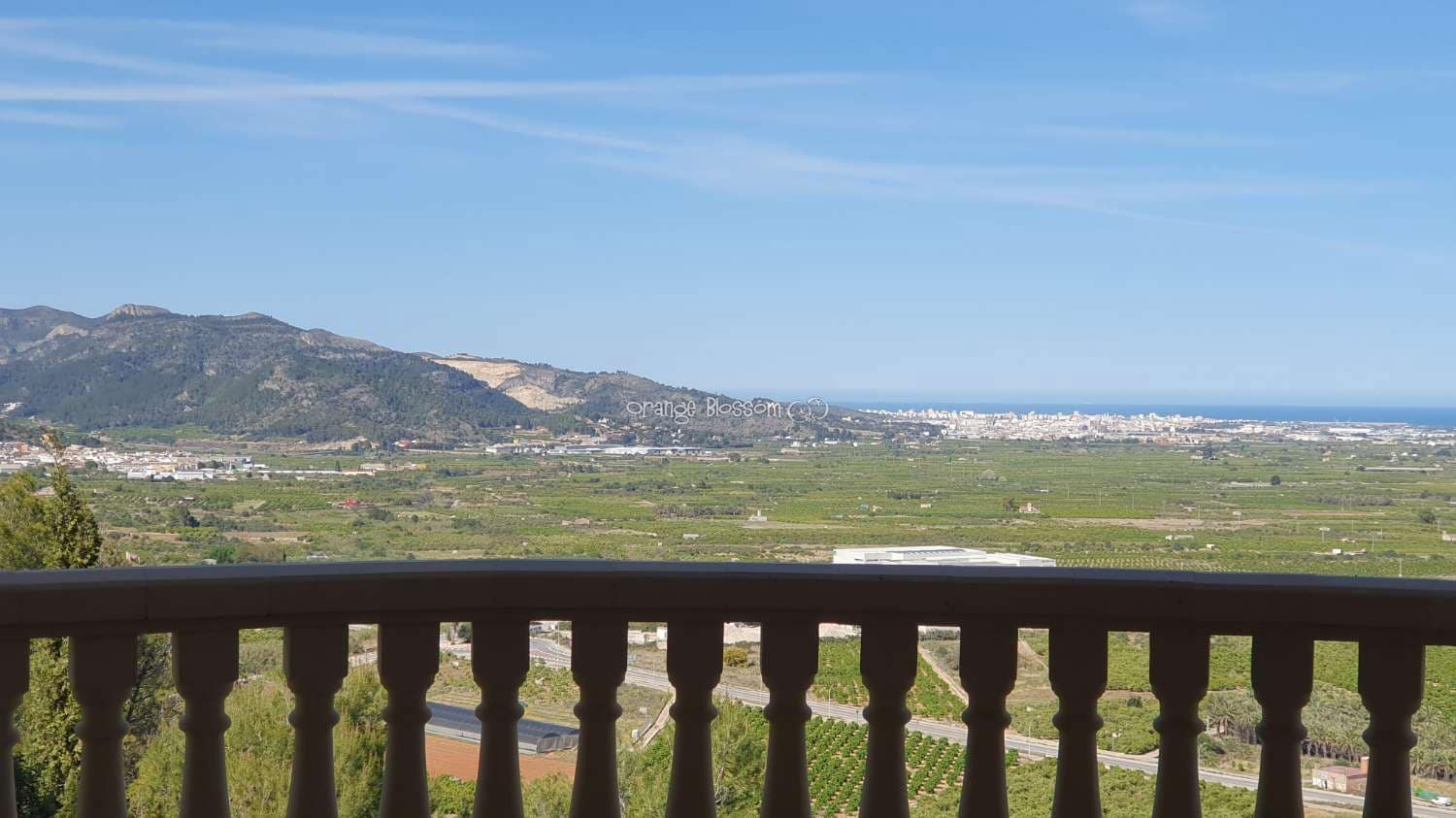 3 soveværelse Villa til salg i Ador med swimmingpool garage - € 449.000 (Ref: 7921183)