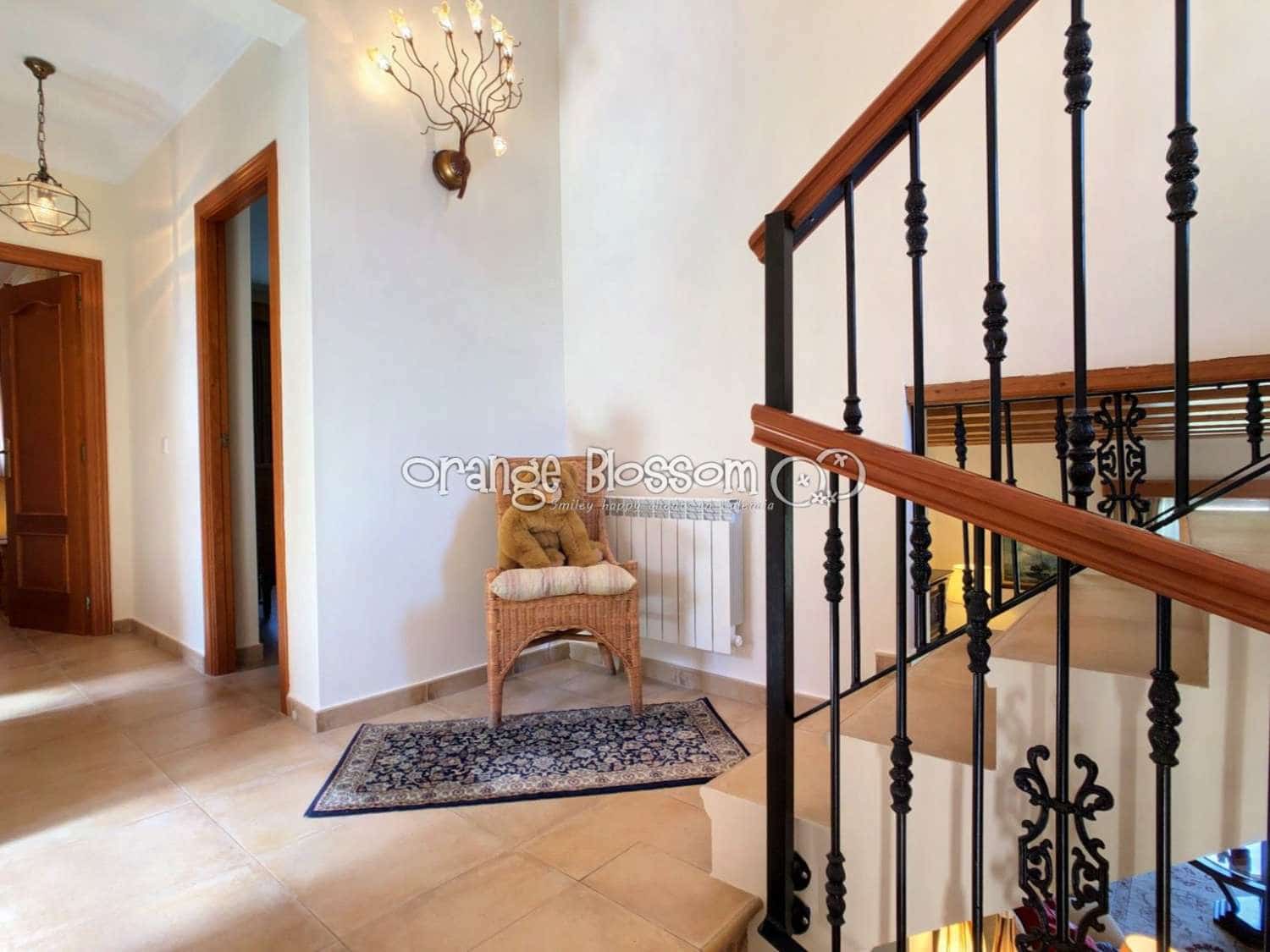 3 soveværelse Villa til salg i Ador med swimmingpool garage - € 449.000 (Ref: 7921183)