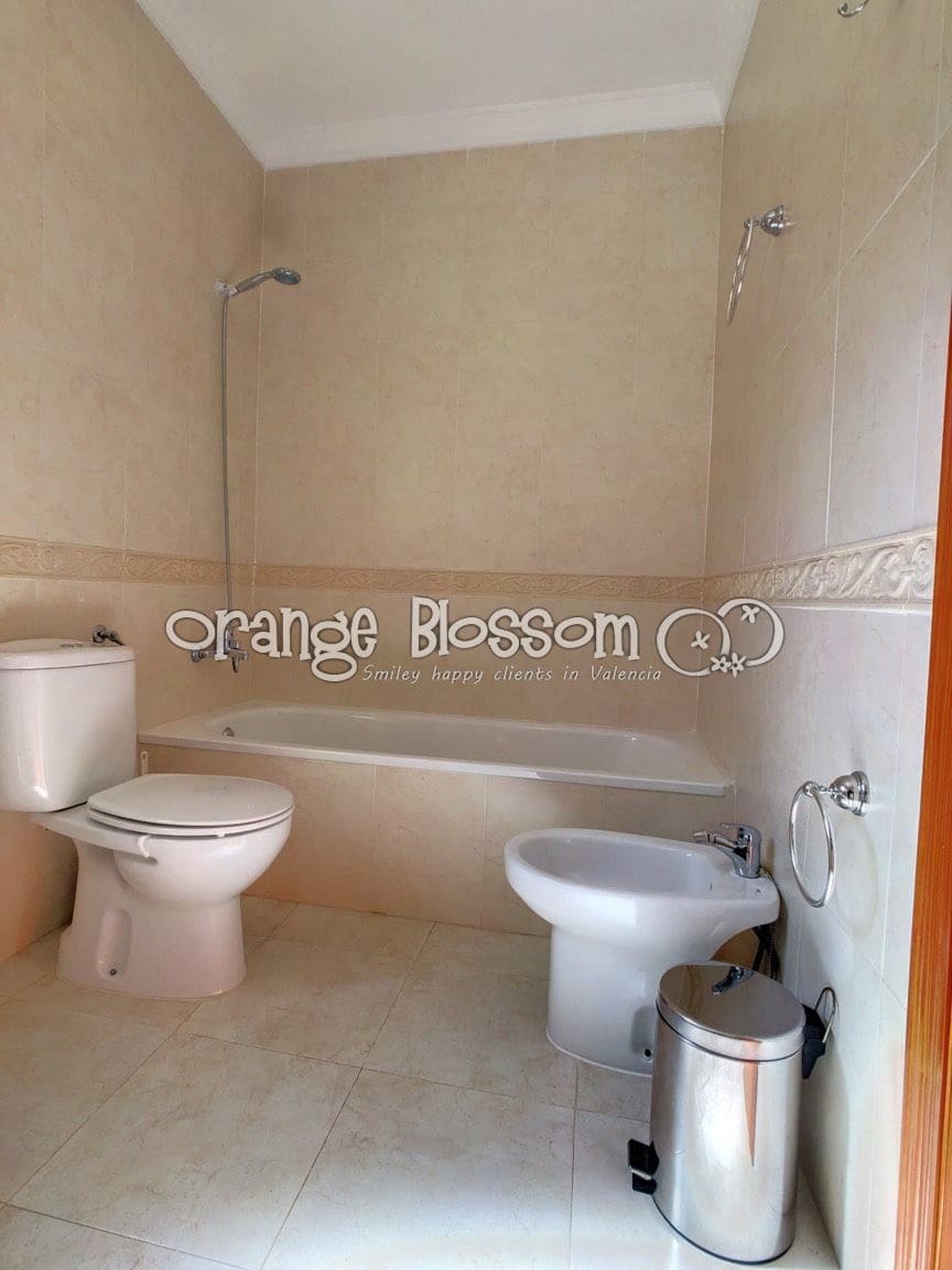 3 soveværelse Villa til salg i Ador med swimmingpool garage - € 449.000 (Ref: 7921183)