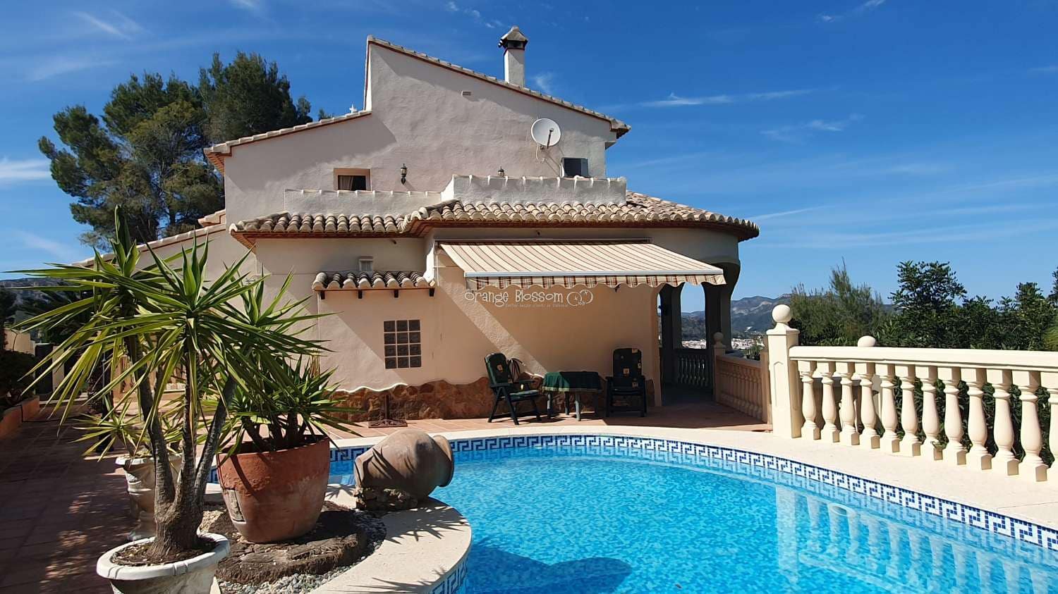 3 soveværelse Villa til salg i Ador med swimmingpool garage - € 449.000 (Ref: 7921183)