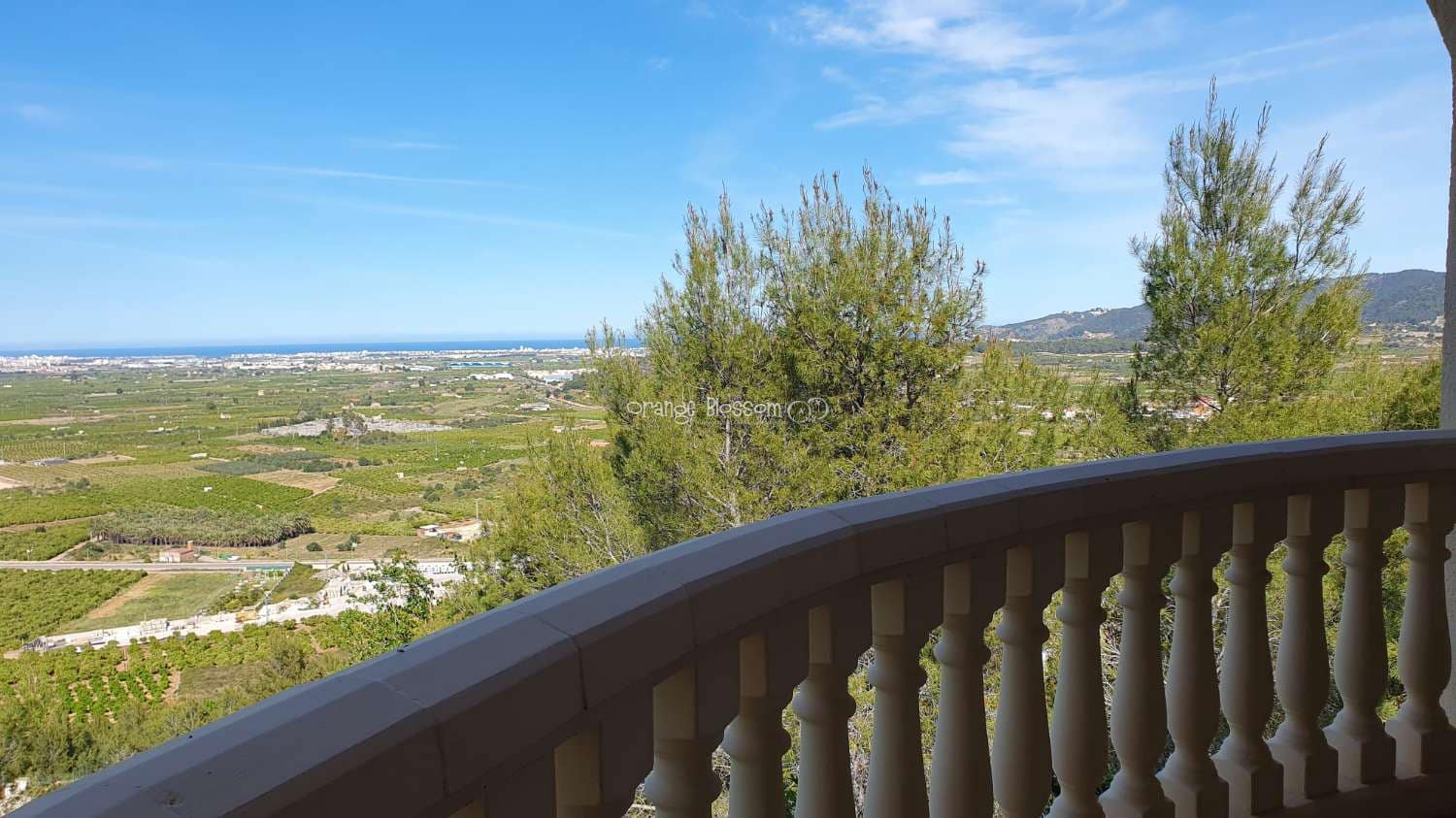 3 soveværelse Villa til salg i Ador med swimmingpool garage - € 449.000 (Ref: 7921183)