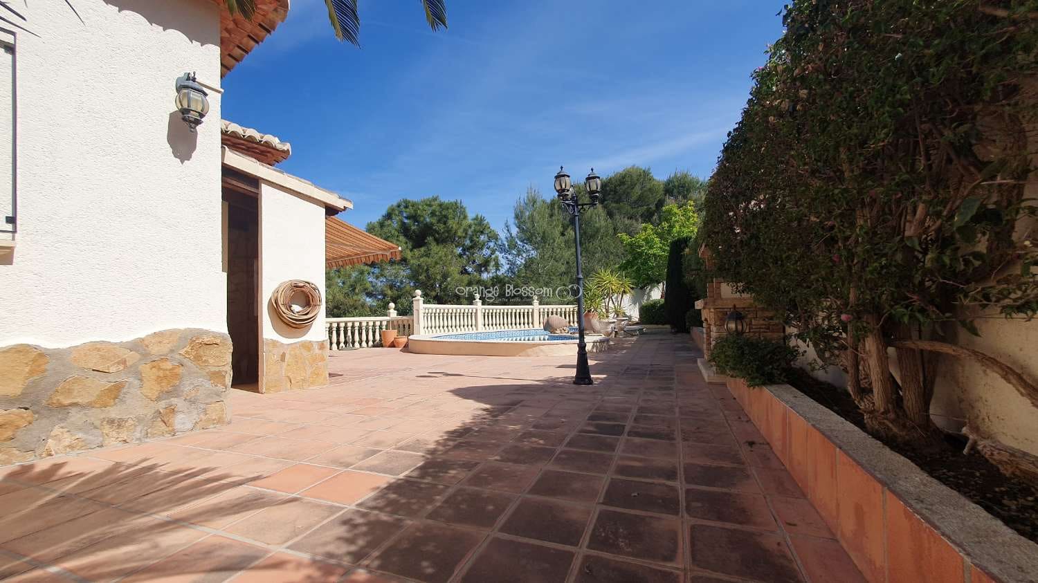 3 soveværelse Villa til salg i Ador med swimmingpool garage - € 449.000 (Ref: 7921183)