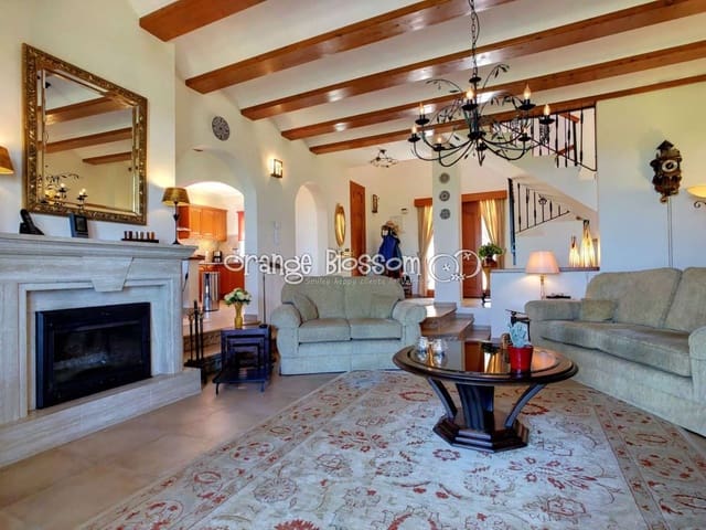 3 soveværelse Villa til salg i Ador med swimmingpool garage - € 449.000 (Ref: 7921183)