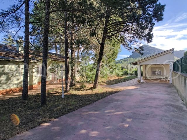 5 bedroom Villa for sale in Terrateig with pool garage - € 219,950 (Ref: 7932829)