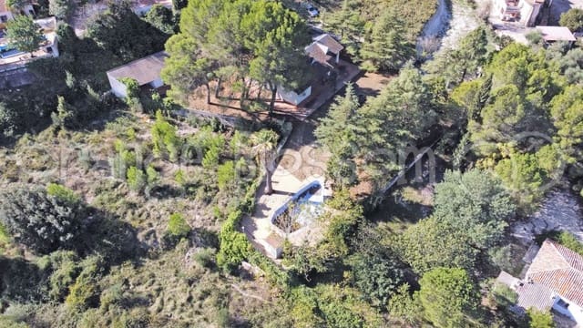 5 bedroom Villa for sale in Terrateig with pool garage - € 219,950 (Ref: 7932829)