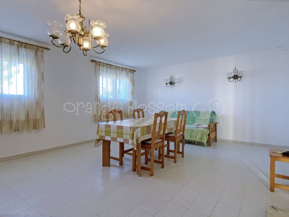 Chalet de 9 habitaciones en Dénia en venta con garaje - 1.290.000 € (Ref: 8053917)