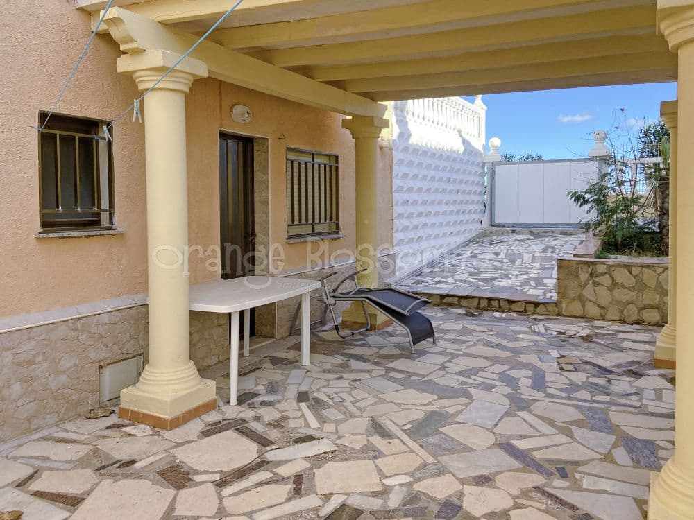 Chalet de 9 habitaciones en Dénia en venta con garaje - 1.290.000 € (Ref: 8053917)
