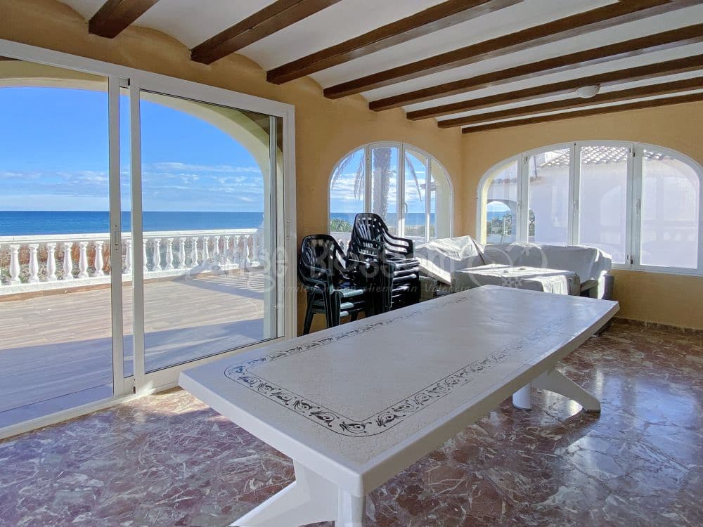 Chalet de 9 habitaciones en Dénia en venta con garaje - 1.290.000 € (Ref: 8053917)