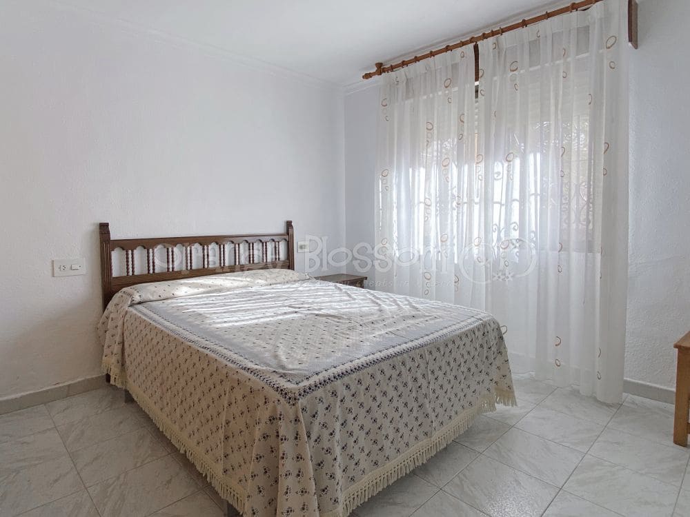 Chalet de 9 habitaciones en Dénia en venta con garaje - 1.290.000 € (Ref: 8053917)