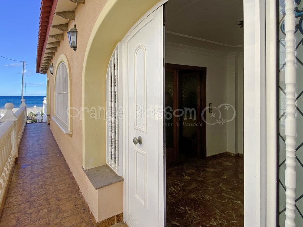 Chalet de 9 habitaciones en Dénia en venta con garaje - 1.290.000 € (Ref: 8053917)