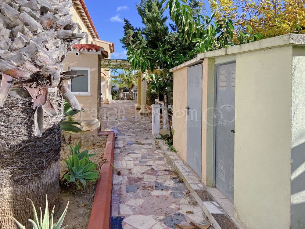 Chalet de 9 habitaciones en Dénia en venta con garaje - 1.290.000 € (Ref: 8053917)