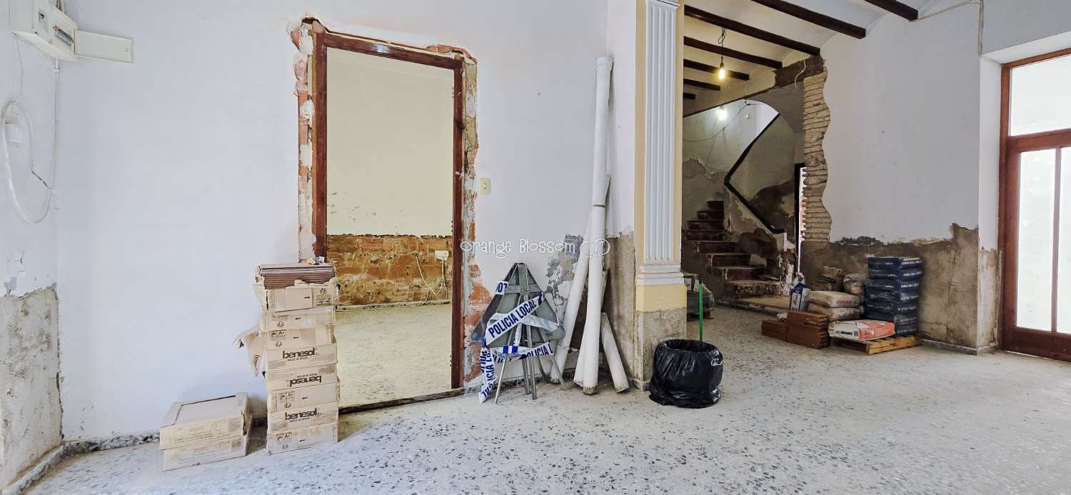 6 soveværelse Byhus til salg i Villalonga - € 99.950 (Ref: 8419251)