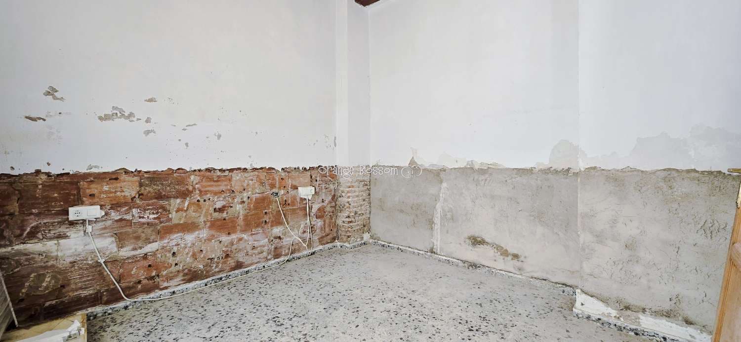 6 soveværelse Byhus til salg i Villalonga - € 99.950 (Ref: 8419251)