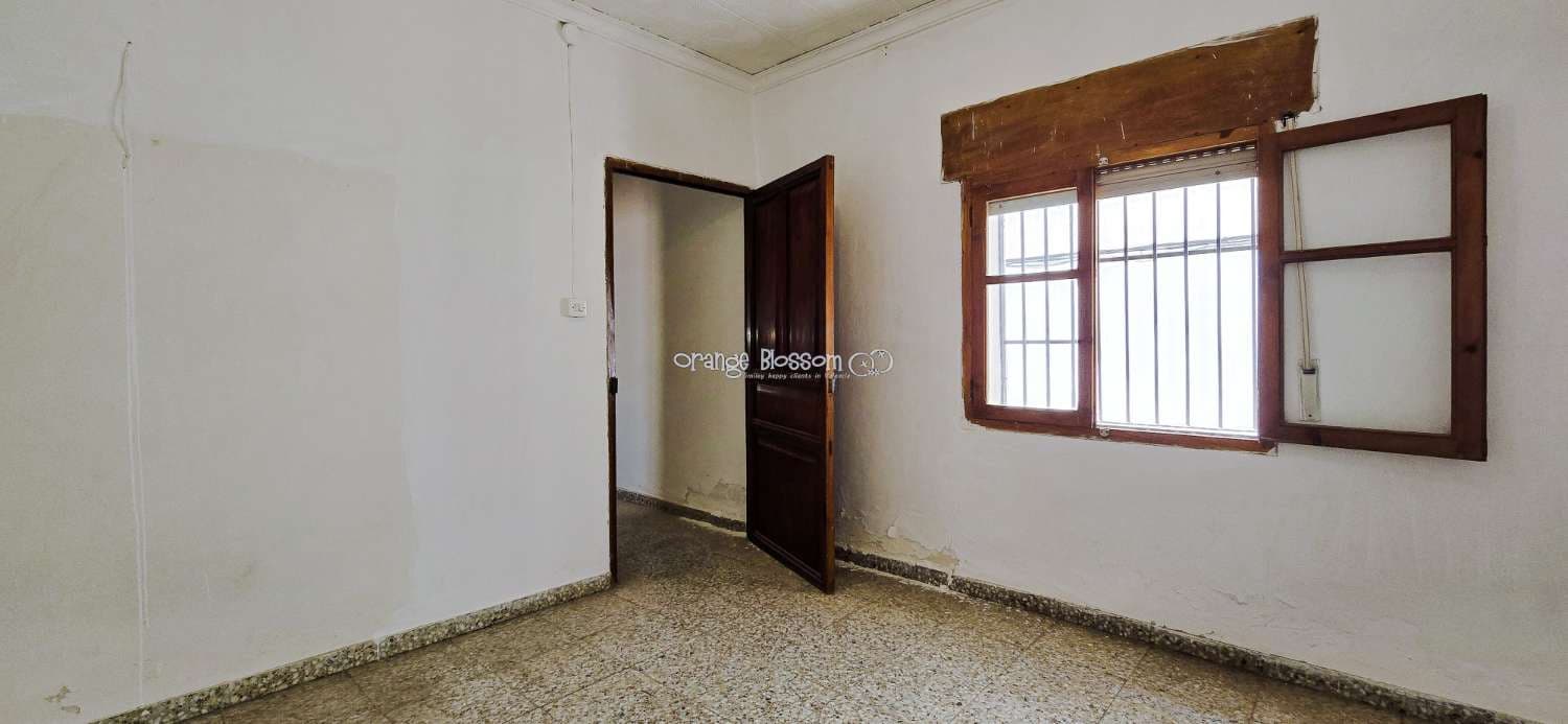 6 soveværelse Byhus til salg i Villalonga - € 99.950 (Ref: 8419251)