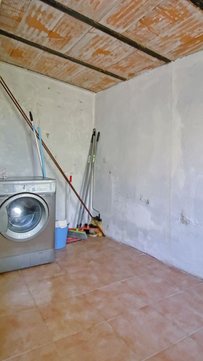 3 soveværelse Villa til salg i Llauri med swimmingpool - € 270.000 (Ref: 8679526)