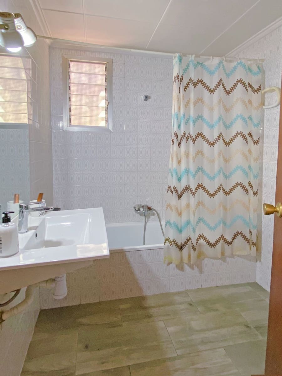 3 soveværelse Villa til salg i Llauri med swimmingpool - € 270.000 (Ref: 8679526)