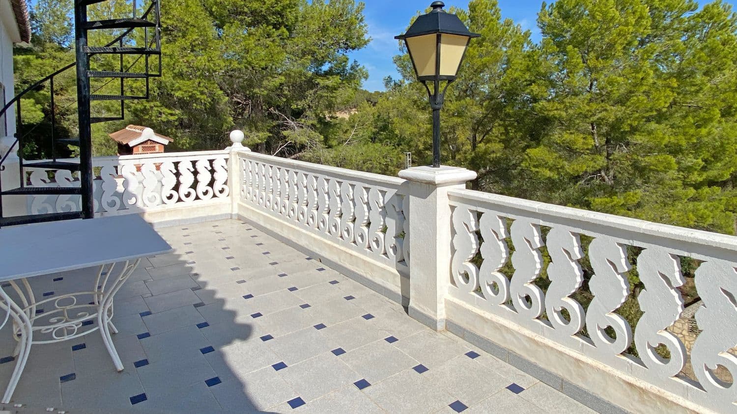 3 soveværelse Villa til salg i Llauri med swimmingpool - € 270.000 (Ref: 8679526)